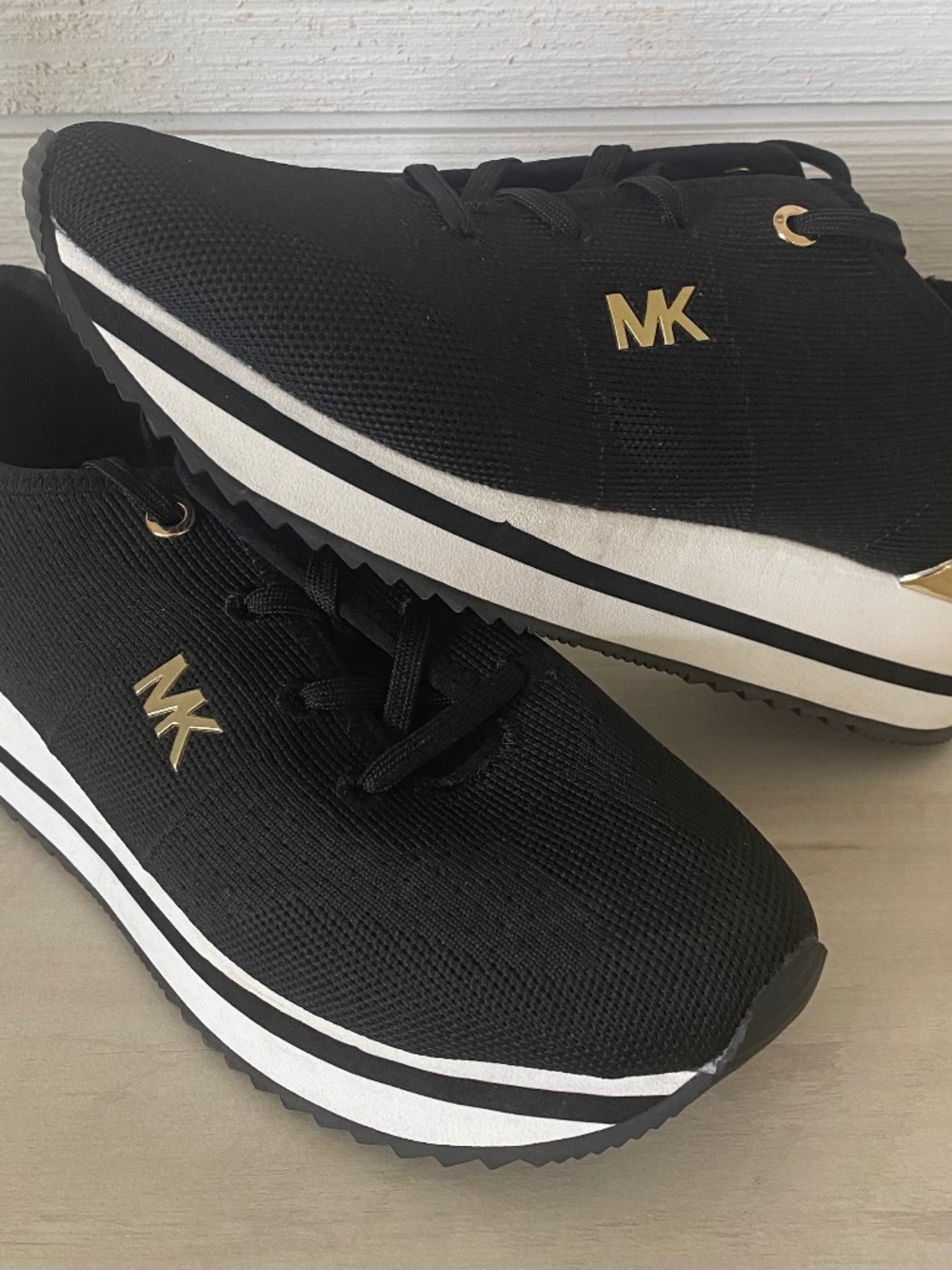 Michael Kors Monique Black with Gold Sneakers Size 8 Women’s - Picture 1 of 7